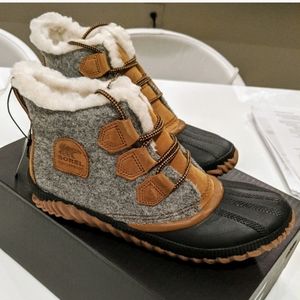 🔥 LAST Sorel Out N About Faux Fur-Lined Boots 8